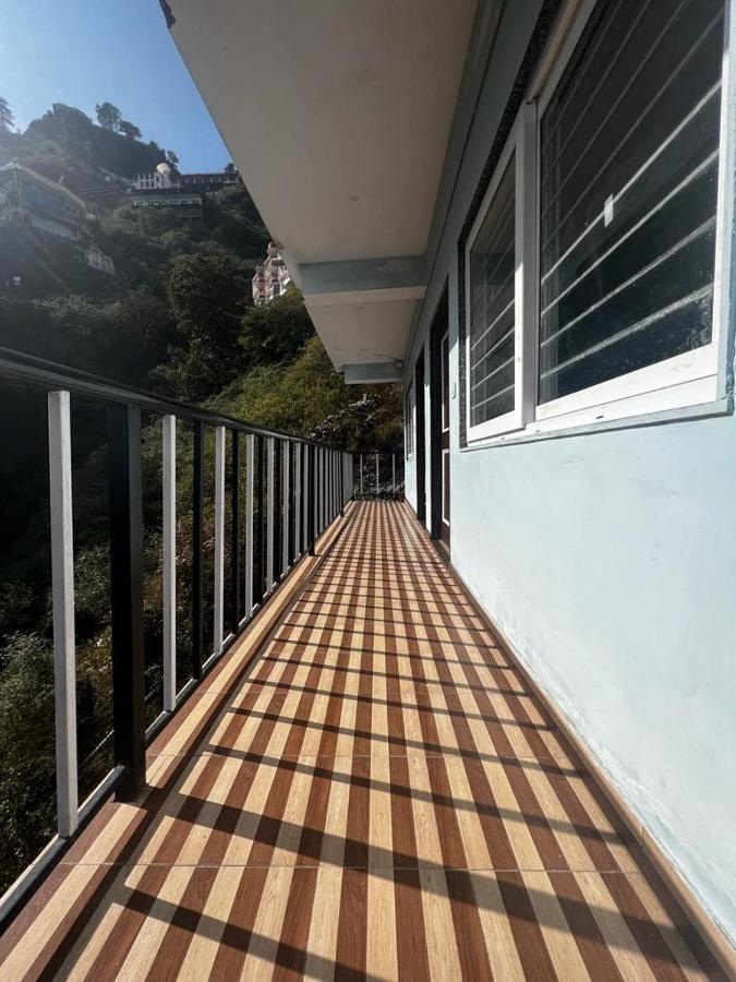100 Stairs Holiday Home Масурі Екстер'єр фото