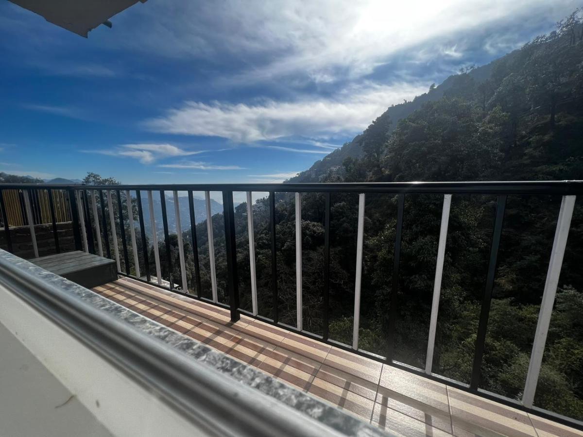 100 Stairs Holiday Home Масурі Екстер'єр фото